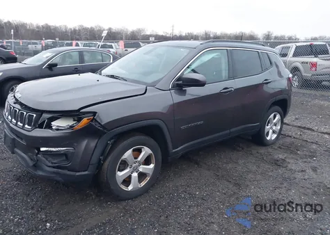 2018 Jeep Compass Latitude 4X4 z USA, uszkodzony, nr VIN 3C4NJDBBXJT270916